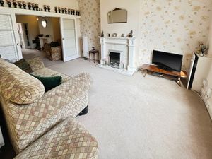 Living room- click for photo gallery